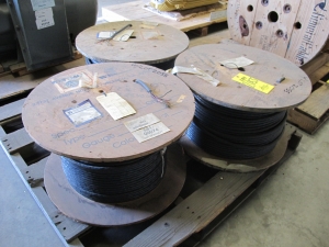 LOT (1500 FT) OF CABLE, ELECTRICAL TYPE, PVC JACKET MATERIAL, 10 CONDUCTOR, STRANDED TINNED KIND. DEW CELL CABLE. FOUR BARE STRANDED GROUND WIRES. 3 SPOOLS 400', 545', 555' (W-44) LOADING & HANDLING FEE $15-